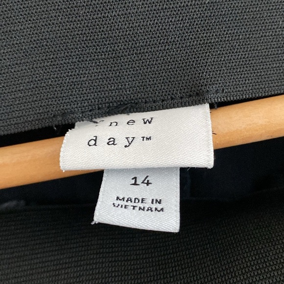 Classic Black Pants Pixie 14 - Picture 2 of 3